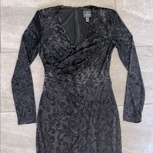 Adrianna Papell Size 4 Black V-Neck Long Sleeve Bodycon Dress